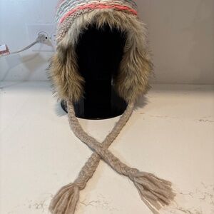 Preowned AEO | pink faux fur pom pom beanie, with side tassels. Super cute!